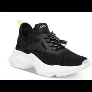 Steve Madden sneaker
